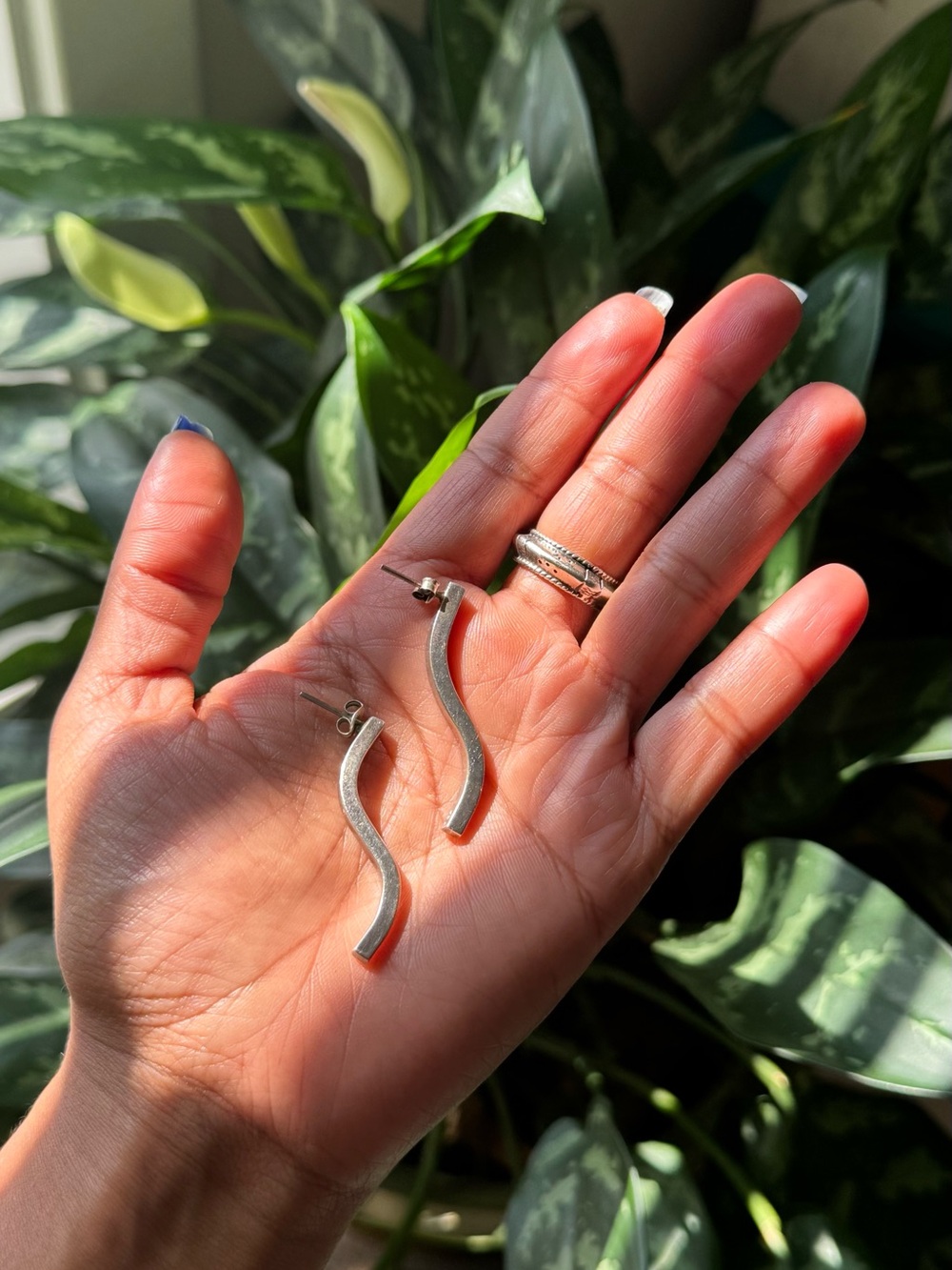 Silver Wave Drop Earrings - Elegant S-Shaped Women’s Jewelry